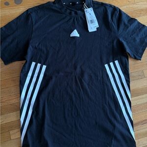Adidas Men's Black T-Shirt small